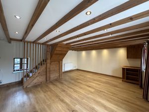 Lounge- click for photo gallery